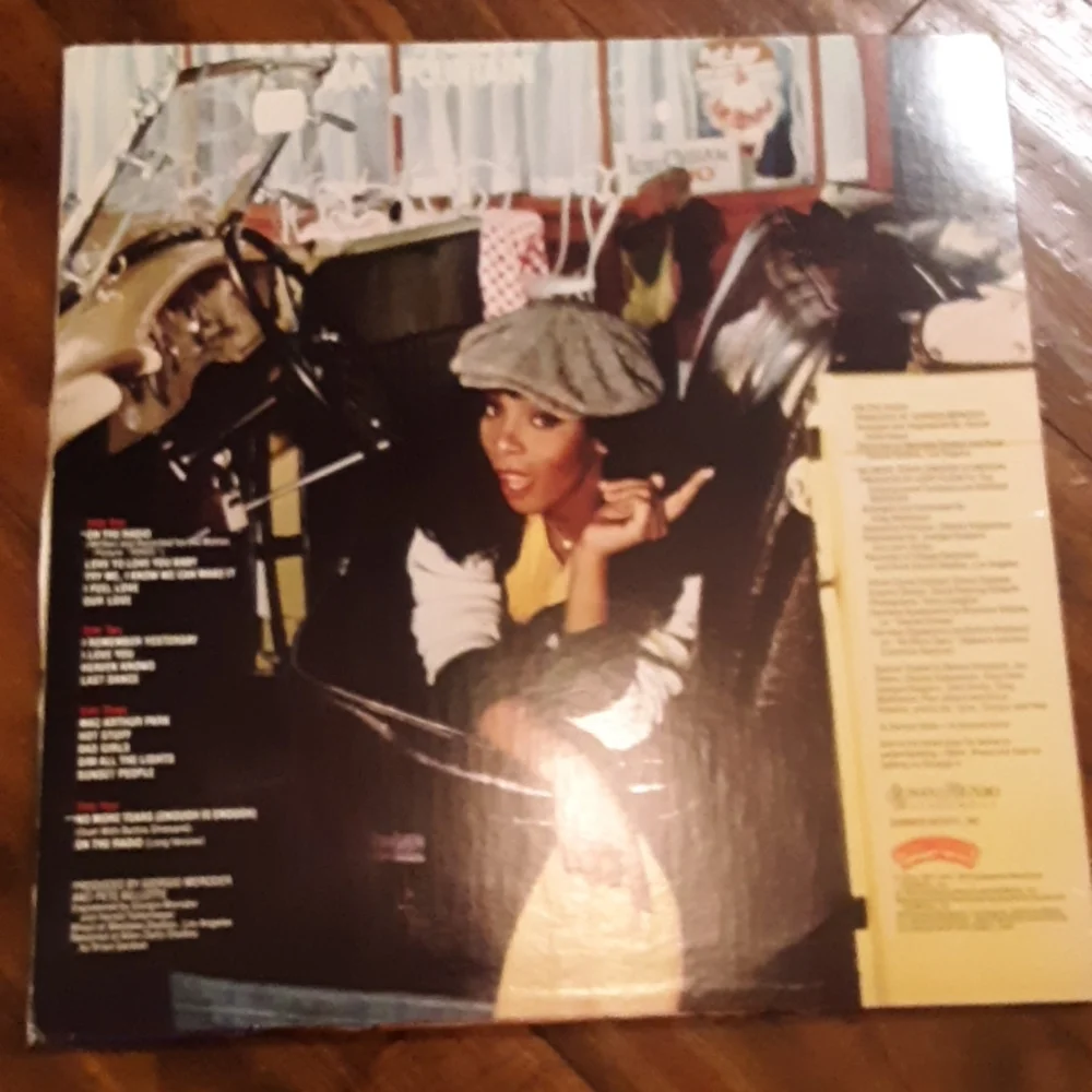 Donna. Summer  greatest hits vinyl record - Picture 2 of 3
